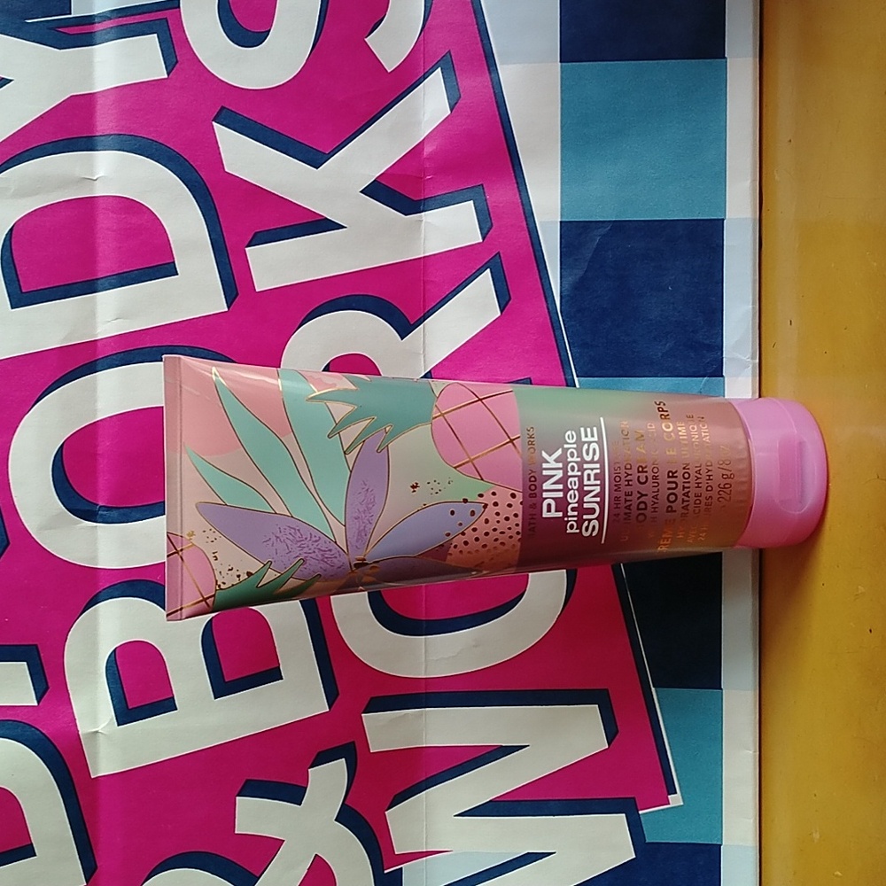 3/$30❤️‍🔥Brand New Bath & Body Works Pink Pineapple Sunrise Body Cream🍍